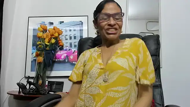 Snapshot of Aries_Mature chatting on 10/10/25, 04:06 Aries Mature online show from 10/10/25, 04:06