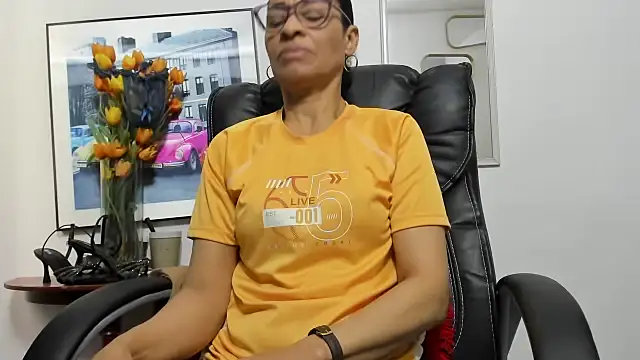 Snapshot of Aries_Mature chatting on 10/11/25, 02:26 Aries Mature online show from 10/11/25, 02:26