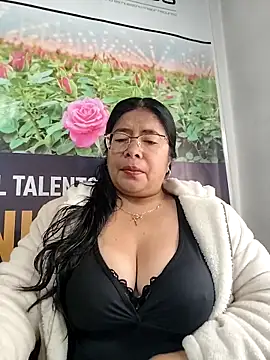   valentina18 online show from 04/18/26, 01:26