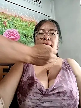   valentina18 online show from 07/28/26, 12:59