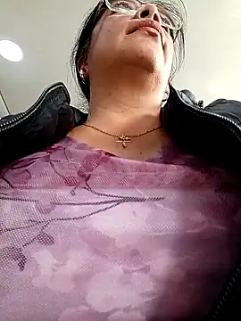   valentina18 online show from 07/28/26, 08:23