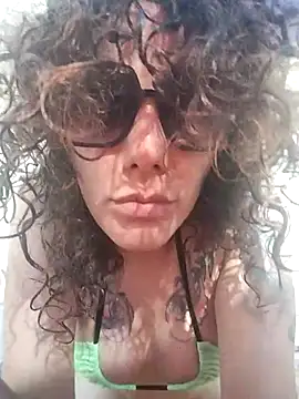 Snapshot of deftoolceles chatting on 11/10/25, 09:03 deftoolceles online show from 11/10/25, 09:03