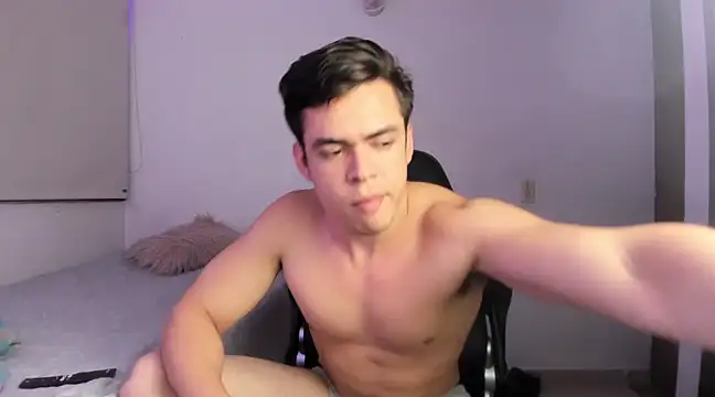 Lucian Gomez  online show from 02/06/25, 05:14