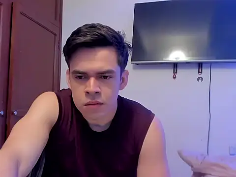 Lucian Gomez  online show from 10/04/25, 01:53