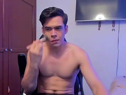 Lucian Gomez  online show from 10/06/25, 07:33