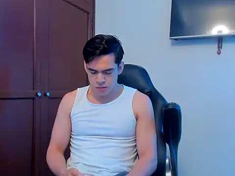 Lucian Gomez  online show from 10/07/25, 06:16