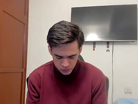 Lucian Gomez  online show from 10/08/25, 08:50