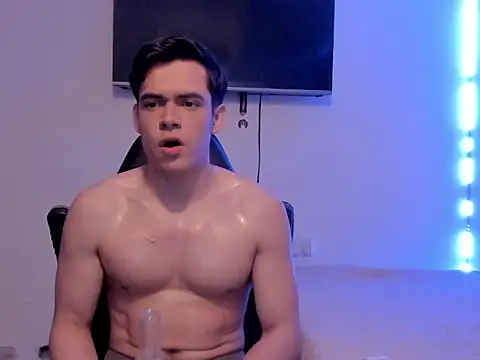 Lucian Gomez  online show from 10/11/25, 03:06