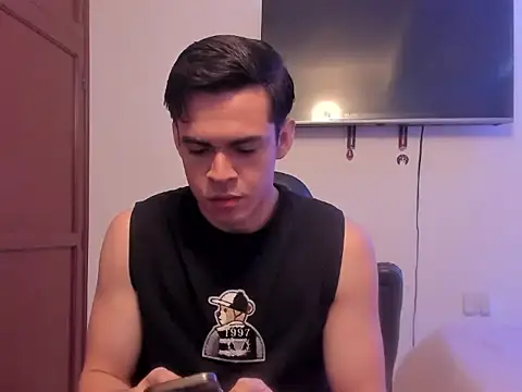 Lucian Gomez  online show from 10/13/25, 06:41