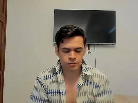 Lucian Gomez  online show from 10/16/25, 07:04