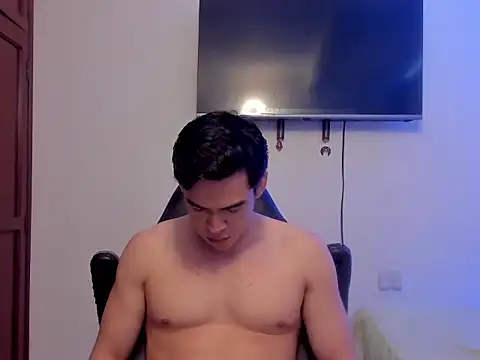 Lucian Gomez  online show from 10/20/25, 06:52