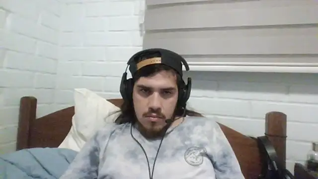 hung weeb online show from 12/15/24, 03:24