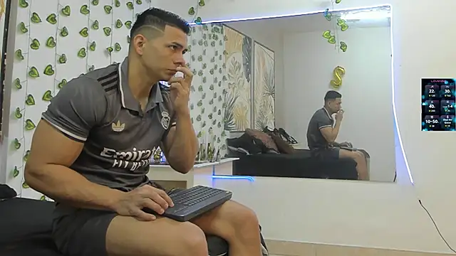 Snapshot of ChoreyTaiylor chatting on 11/15/25, 02:46 ChoreyTaiylor online show from 11/15/25, 02:46