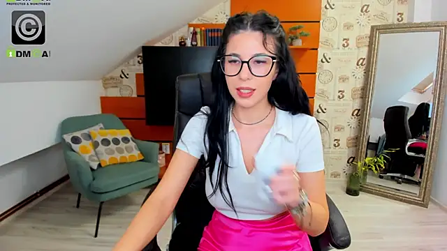 EmillyTaylor online show from 12/14/24, 07:40