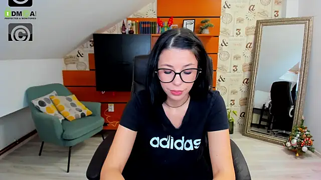 EmillyTaylor online show from 12/20/24, 10:38