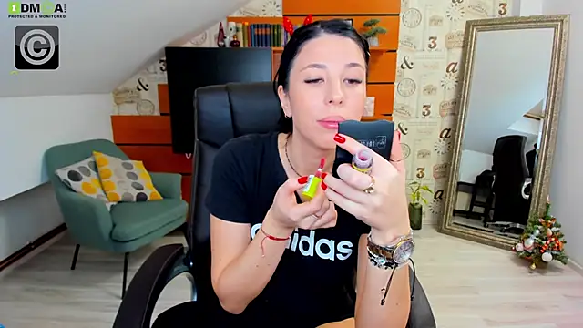 EmillyTaylor online show from 12/30/24, 04:31