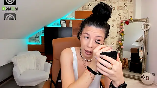 EmillyTaylor online show from 10/23/25, 03:39