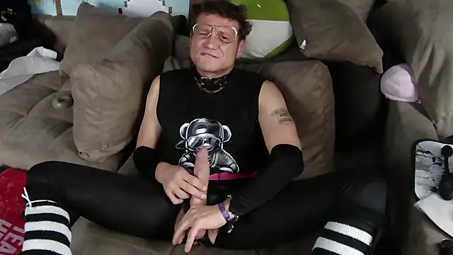 Snapshot of druckfug chatting on 11/02/25, 02:08 druckfug online show from 11/02/25, 02:08