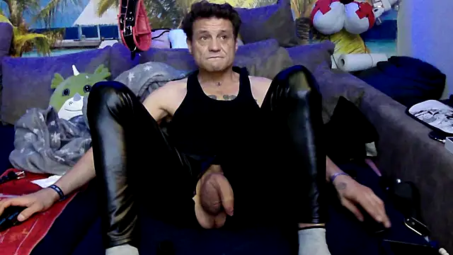 Snapshot of druckfug chatting on 11/16/25, 06:08 druckfug online show from 11/16/25, 06:08