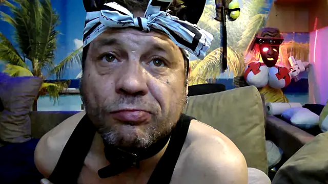 Snapshot of druckfug chatting on 12/03/25, 07:12 druckfug online show from 12/03/25, 07:12