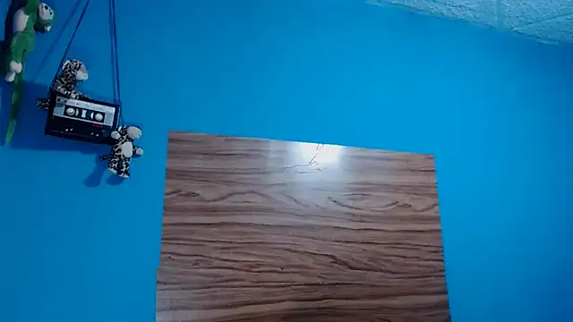 Snapshot of Dulce_domini chatting on 10/18/25, 02:47 Dulce domini online show from 10/18/25, 02:47