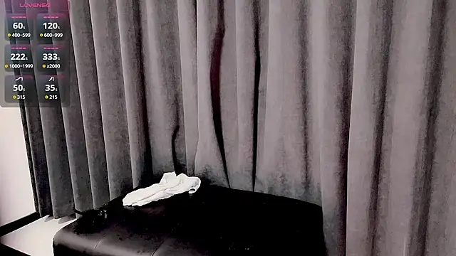 candy-yiyi online show from 05/26/26, 12:06