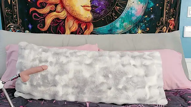 Snapshot of SaraBearXo chatting on 02/15/26, 02:14 SaraBearXo online show from 02/15/26, 02:14