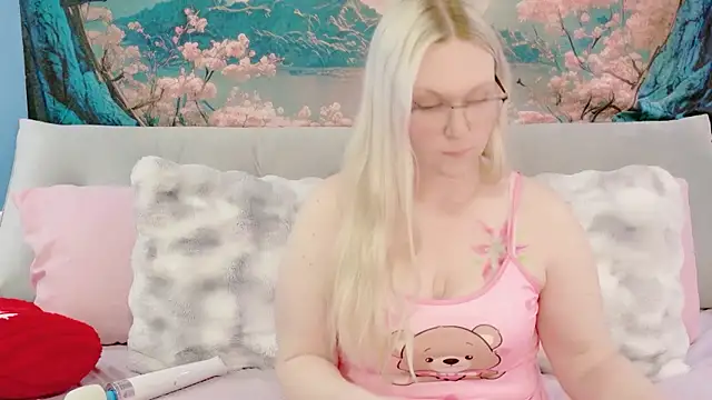 Snapshot of SaraBearXo chatting on 02/20/26, 01:13 SaraBearXo online show from 02/20/26, 01:13