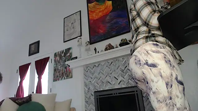 AuroraWillows online show from 02/11/25, 06:33