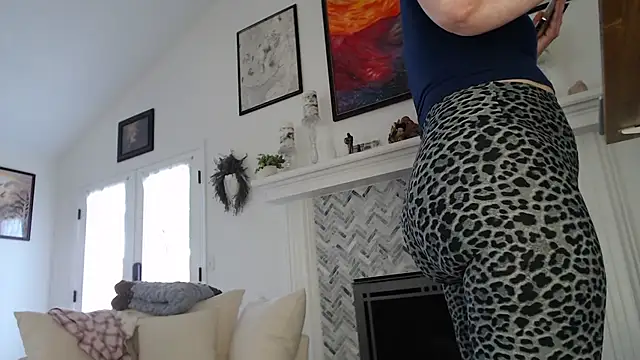 Snapshot of AuroraWillows chatting on 09/27/25, 08:58 AuroraWillows online show from 09/27/25, 08:58