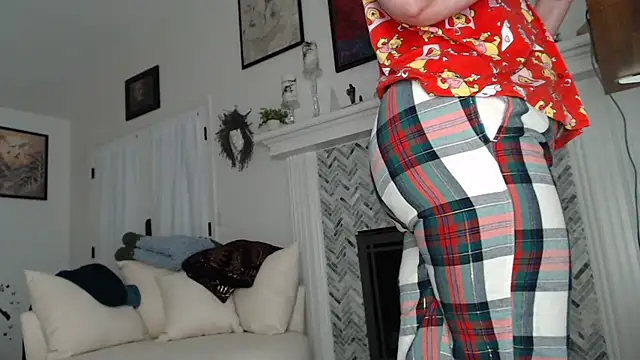 Snapshot of AuroraWillows chatting on 11/10/25, 12:26 AuroraWillows online show from 11/10/25, 12:26