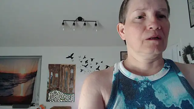 Snapshot of AuroraWillows chatting on 11/16/25, 11:38 AuroraWillows online show from 11/16/25, 11:38