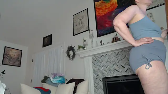 Snapshot of AuroraWillows chatting on 11/24/25, 12:27 AuroraWillows online show from 11/24/25, 12:27