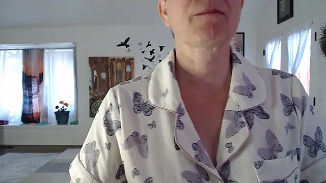 Snapshot of AuroraWillows chatting on 11/29/25, 02:31 AuroraWillows online show from 11/29/25, 02:31