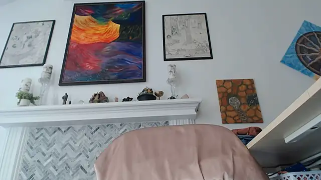 AuroraWillows online show from 06/09/26, 07:47