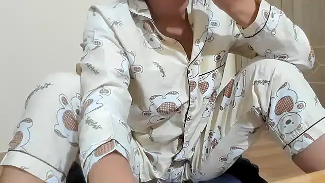 Snapshot of Beauty_Asian_Tina chatting on 02/05/25, 11:34 Beauty Asian Tina online show from 02/05/25, 11:34