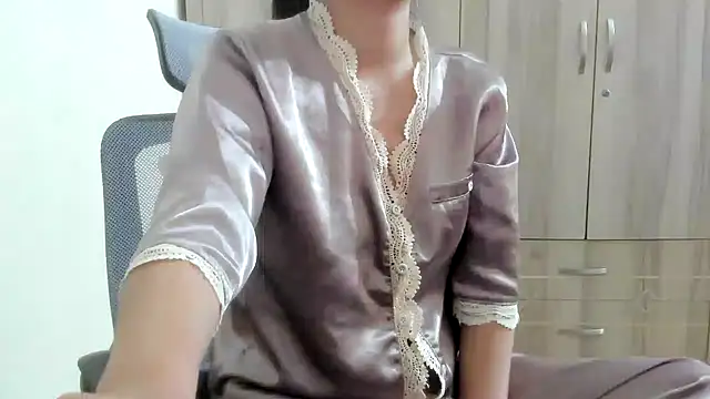 Snapshot of Beauty_Asian_Tina chatting on 02/14/25, 02:54 Beauty Asian Tina online show from 02/14/25, 02:54