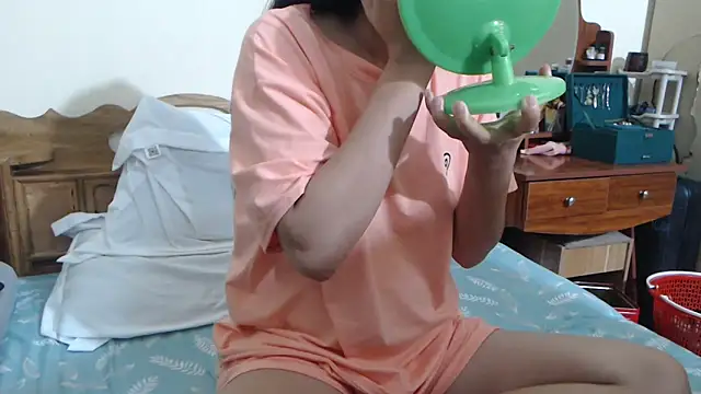 Snapshot of Beauty_Asian_Tina chatting on 09/20/25, 08:54 Beauty Asian Tina online show from 09/20/25, 08:54