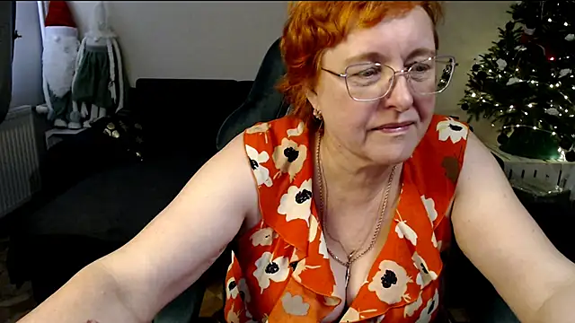Snapshot of JoannaAndNeighbour chatting on 01/09/26, 10:40 JoannaAndNeighbour online show from 01/09/26, 10:40