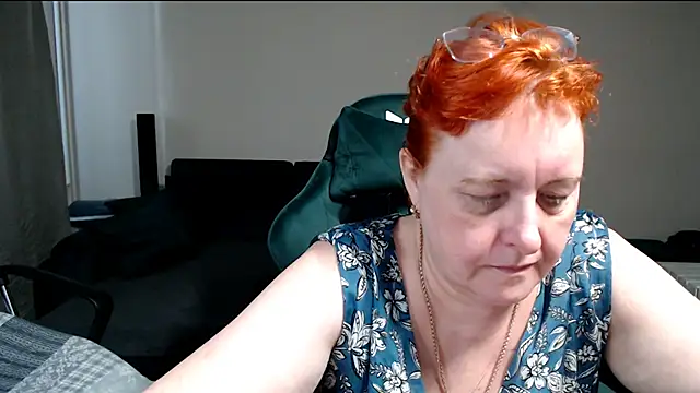 Snapshot of JoannaAndNeighbour chatting on 03/08/26, 08:51 JoannaAndNeighbour online show from 03/08/26, 08:51