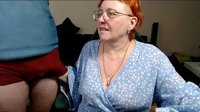 Snapshot of JoannaAndNeighbour chatting on 03/10/26, 11:59 JoannaAndNeighbour online show from 03/10/26, 11:59