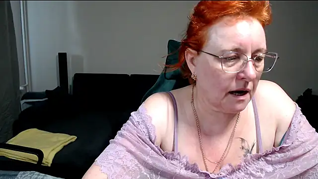 Snapshot of JoannaAndNeighbour chatting on 03/12/26, 08:09 JoannaAndNeighbour online show from 03/12/26, 08:09