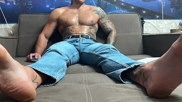 Snapshot of Mr_YourGod chatting on 10/14/25, 03:51 Mr YourGod online show from 10/14/25, 03:51