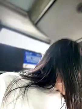 Snapshot of __IRIS__ chatting on 11/06/25, 02:40 IRIS online show from 11/06/25, 02:40