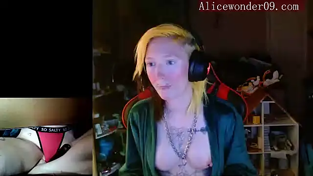 Snapshot of alicewonder09 chatting on 12/04/24, 04:32 alicewonder09 online show from 12/04/24, 04:32