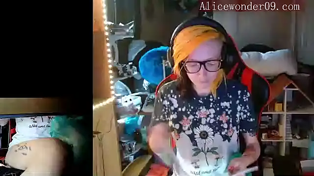 Snapshot of alicewonder09 chatting on 12/16/24, 08:05 alicewonder09 online show from 12/16/24, 08:05