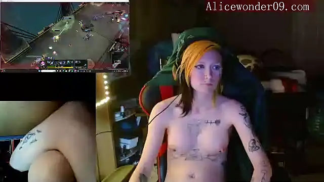 Snapshot of alicewonder09 chatting on 12/21/24, 07:45 alicewonder09 online show from 12/21/24, 07:45