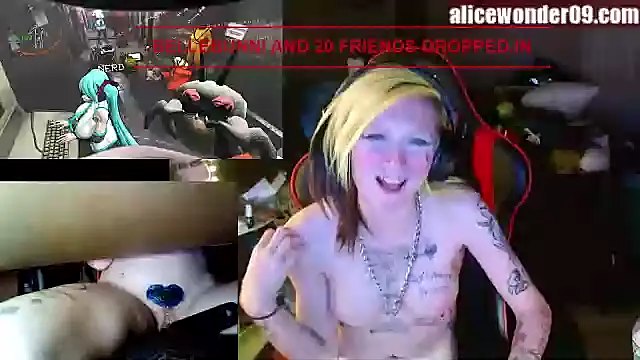 Snapshot of alicewonder09 chatting on 01/01/25, 10:32 alicewonder09 online show from 01/01/25, 10:32