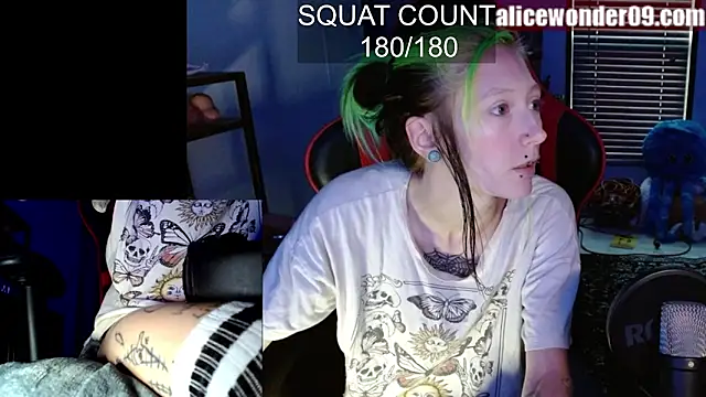 Snapshot of alicewonder09 chatting on 09/26/25, 12:31 alicewonder09 online show from 09/26/25, 12:31