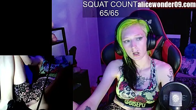 Snapshot of alicewonder09 chatting on 10/25/25, 04:53 alicewonder09 online show from 10/25/25, 04:53